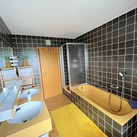 Terrasse Mit Ausblick *